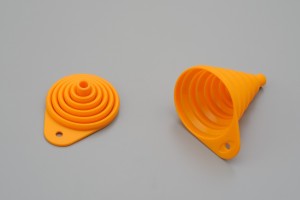 Silicone funnel