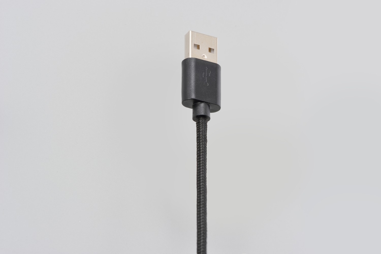 USB Kabel 200mm USB-A auf Lightning abgewinkelt - Daytona Europe