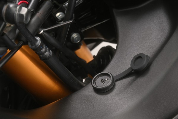 USB Type-C Cowl Fairing Mount ø20mm