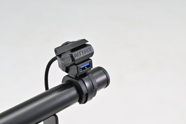 Stromversorgung 1x USB-A QC3.0 f. Motorrad Lenker