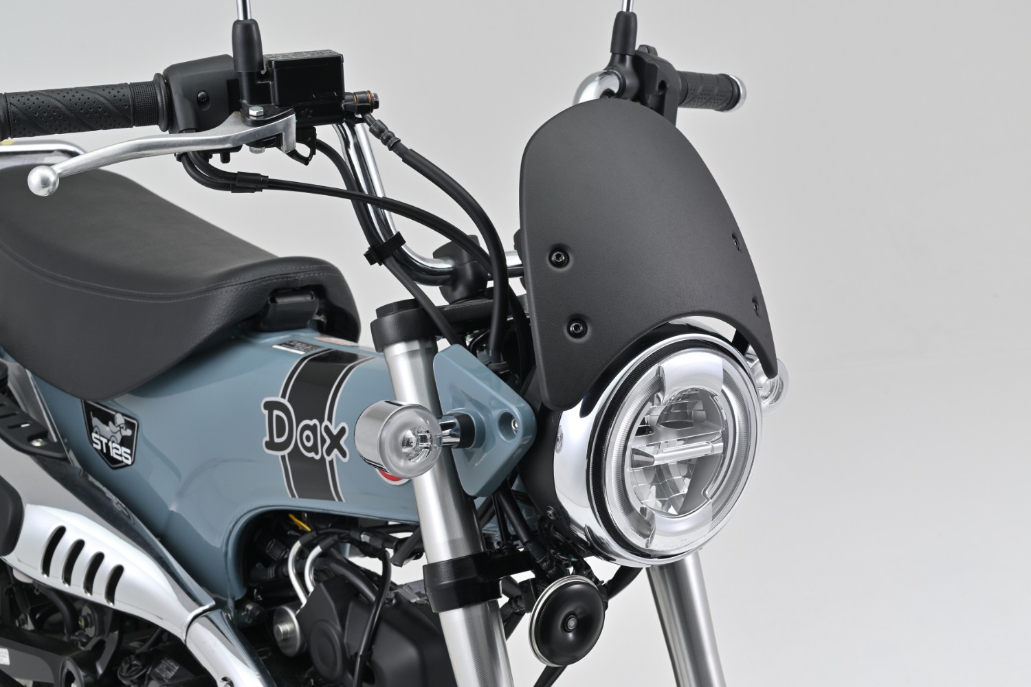 thumbnail interactive-video image 1 of Barkbusters Handlebar Guard Kit For Honda CT125 Trail, ADV150, ADV160, Monkey 125, Dax 125 - Durable ABS Plastic, Made In Australia 1 of 3