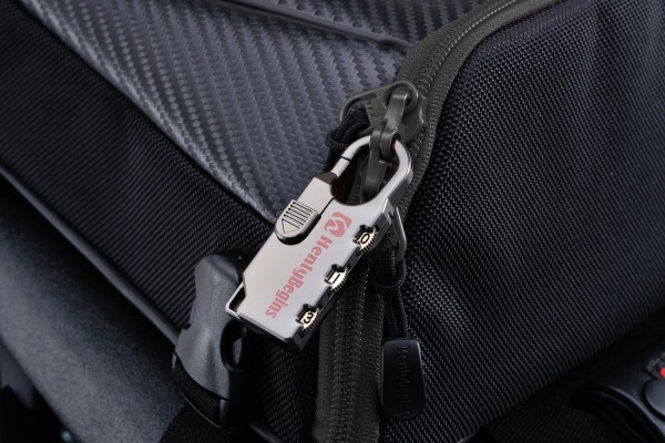 HenlyBegins seatbag 4 liter carbon black DH-708