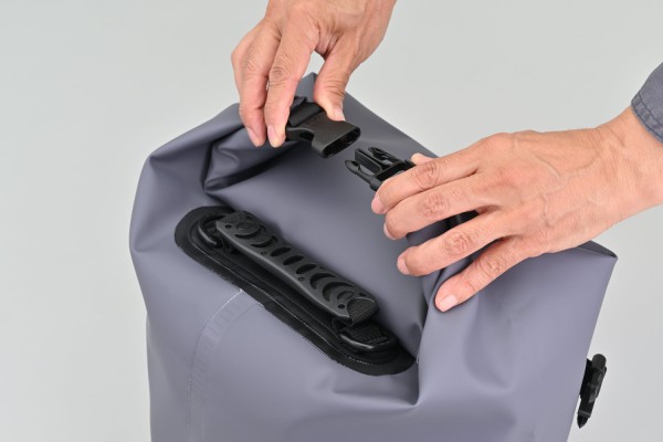 HenlyBegins Satteltasche Rucksack 30 Liter grau...
