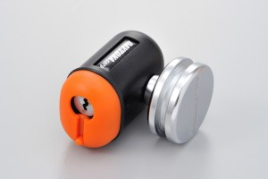 "STRONGER LOCK" Compact disc lock 2