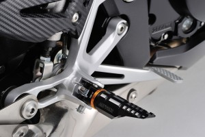 Aluminium Fußrasten Fahrer 2-farbig eloxiert f. HONDA + SUZUKI 2